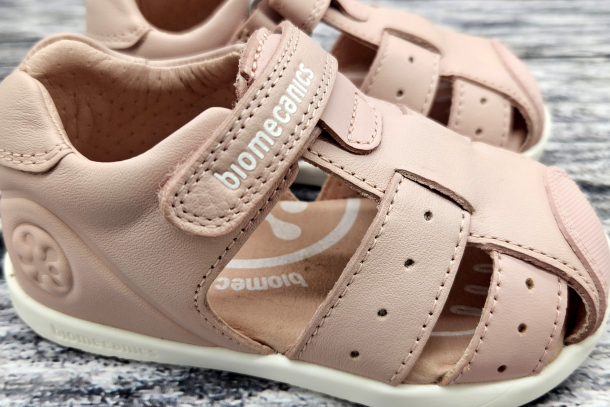 BIOMECANICS - barefootové sandály BASICA ROSA (růžové)