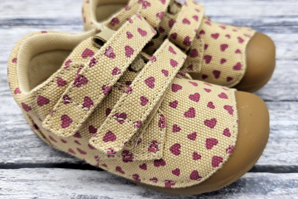 BUNDGAARD - Petit Strap Canvas, BEIGE HEARTS