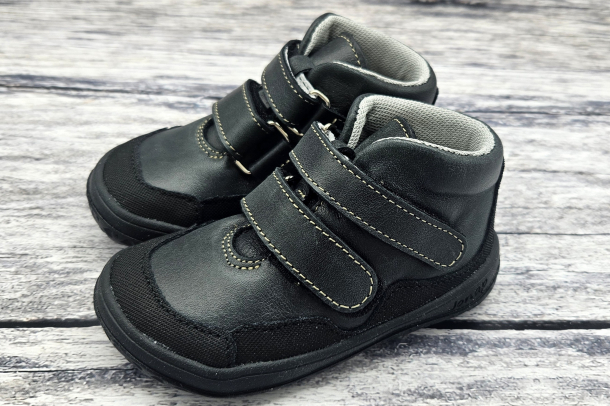 JONAP - celoroční boty BELLA ČERNÁ SLIM (hladká kůže) s okopem