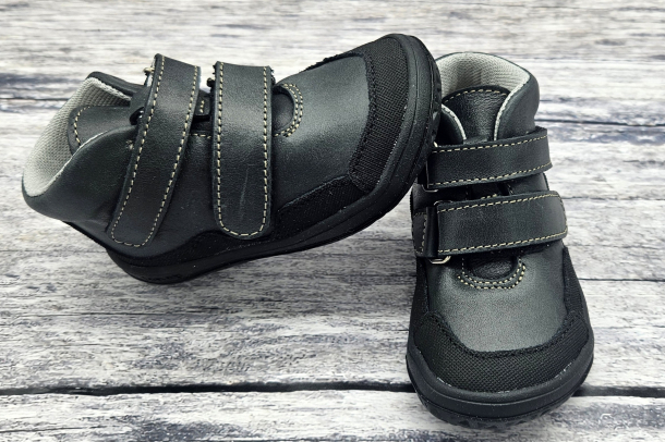 JONAP - celoroční boty BELLA ČERNÁ SLIM (hladká kůže) s okopem