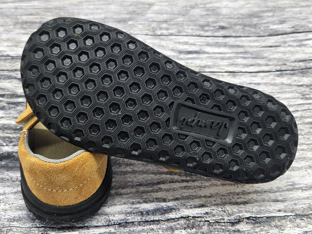 JONAP - barefoot sandálky B21 HOŘČICOVÁ