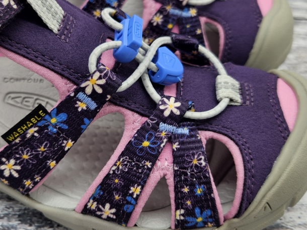 KEEN - Seacamp II CNX sandálky, DAISIES/ MARINA